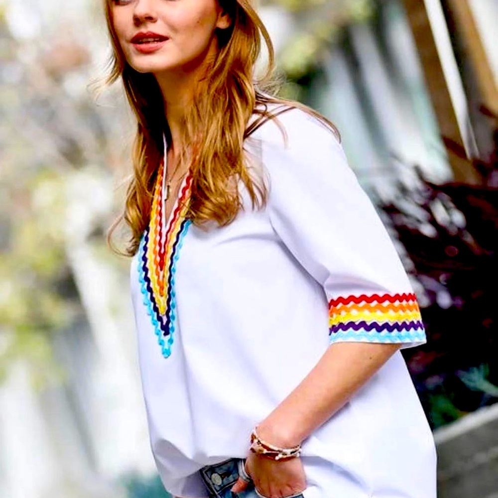 NWT Mazik Vneck Rick-Rack Trim Blouse